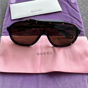 SOLD! Gucci Mens Sunglasses